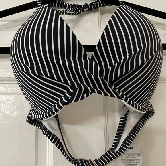Shade and Shore Twist Front Halter Bikini swimsuit Top Striped NWT 34D - Picture 2 of 6